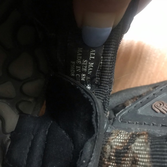 Men’s Teva Waterproof 💧 Sandals size 8 - Picture 3 of 3